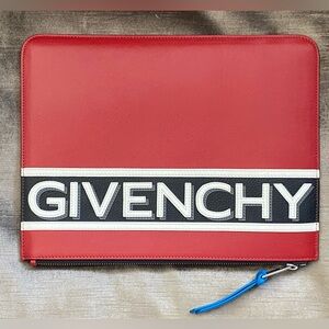 ✨BRAND NEW ✨💯% AUTHENTIC CIVENCHY LEATHER CLUTCH UNISEX